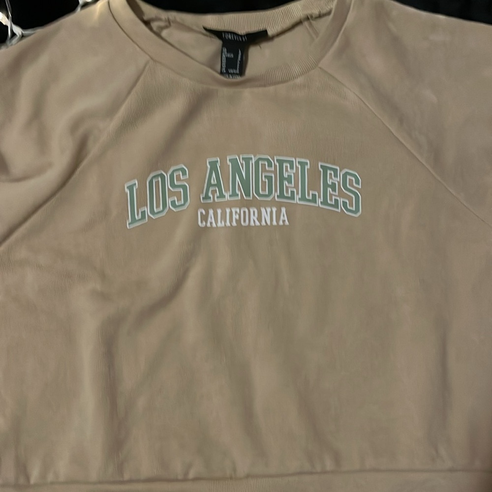 Short Sleeve Crew Neck Crop Top - Picture 5 of 8